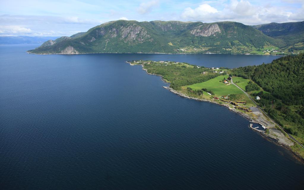 Brekkestranda Fjordhotel Brekke  Екстериор снимка