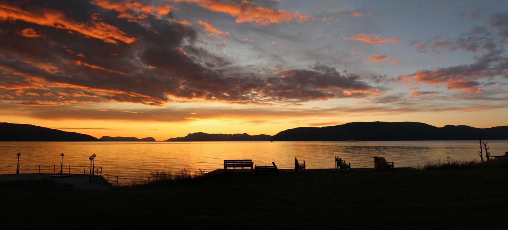 Brekkestranda Fjordhotel Brekke  Екстериор снимка