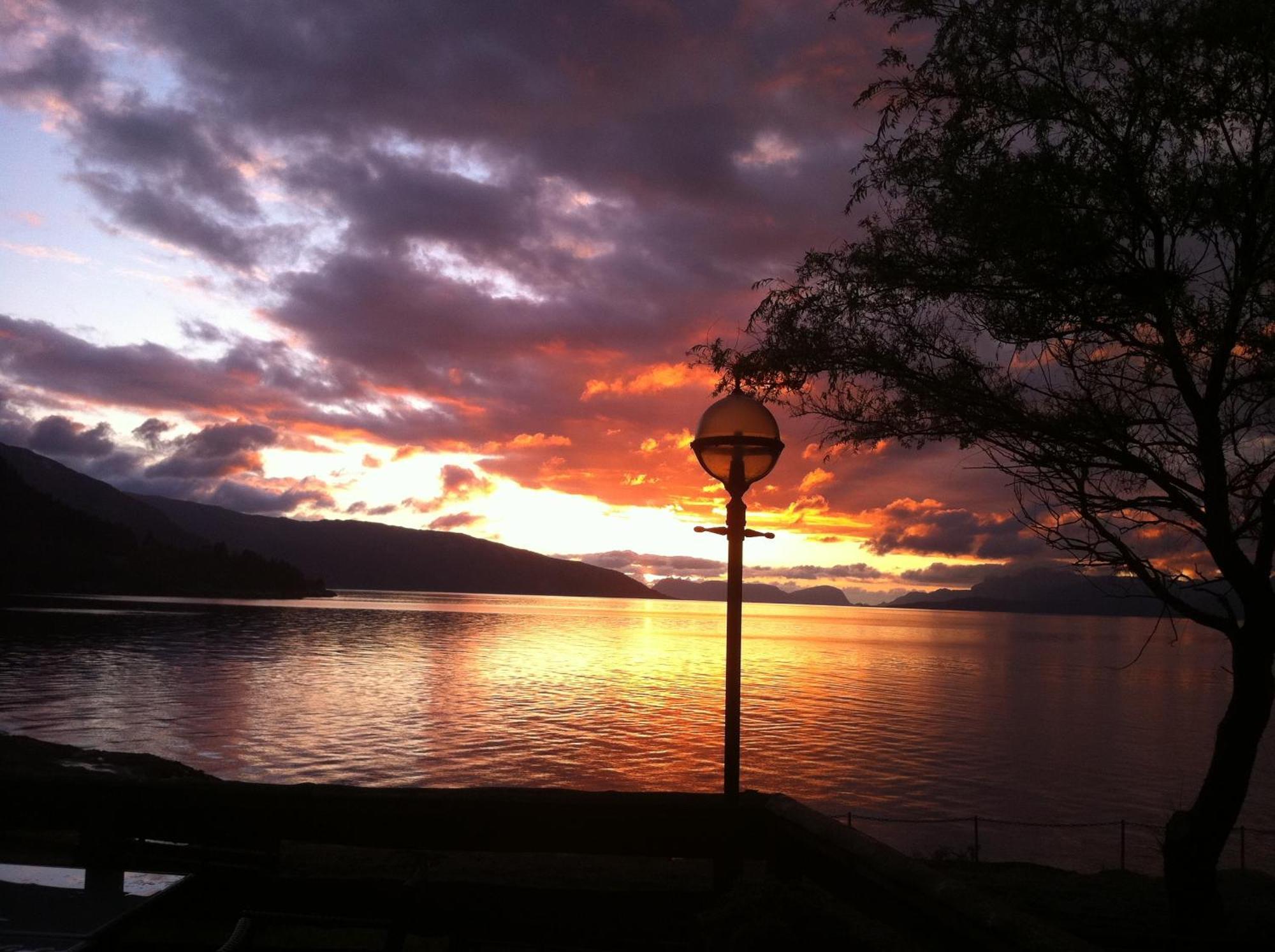 Brekkestranda Fjordhotel Brekke  Екстериор снимка