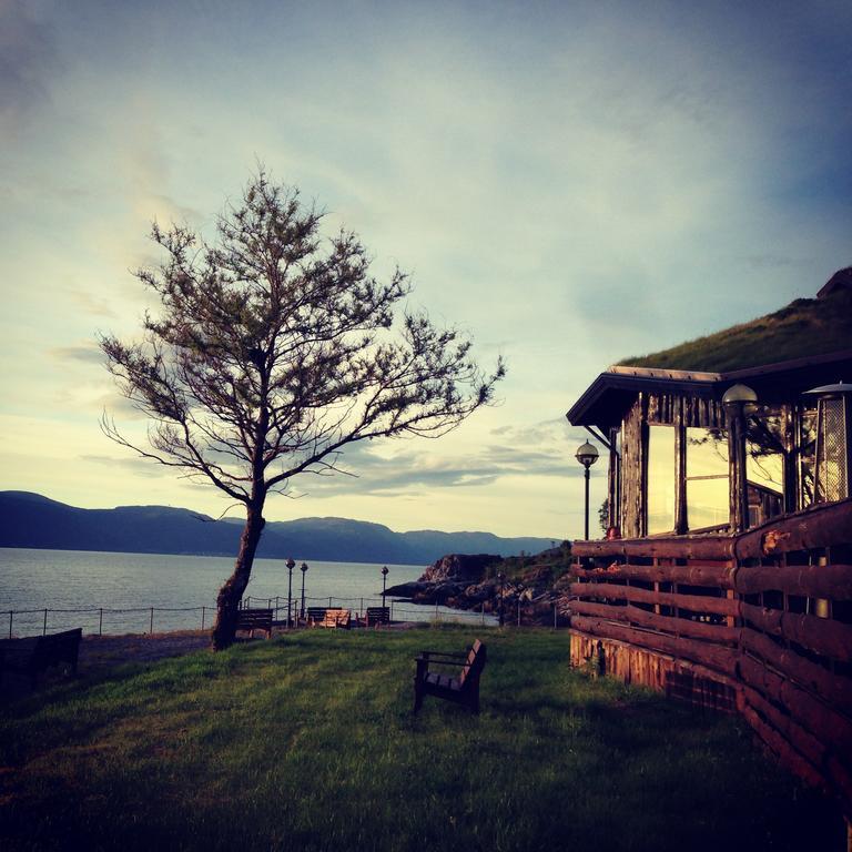 Brekkestranda Fjordhotel Brekke  Екстериор снимка